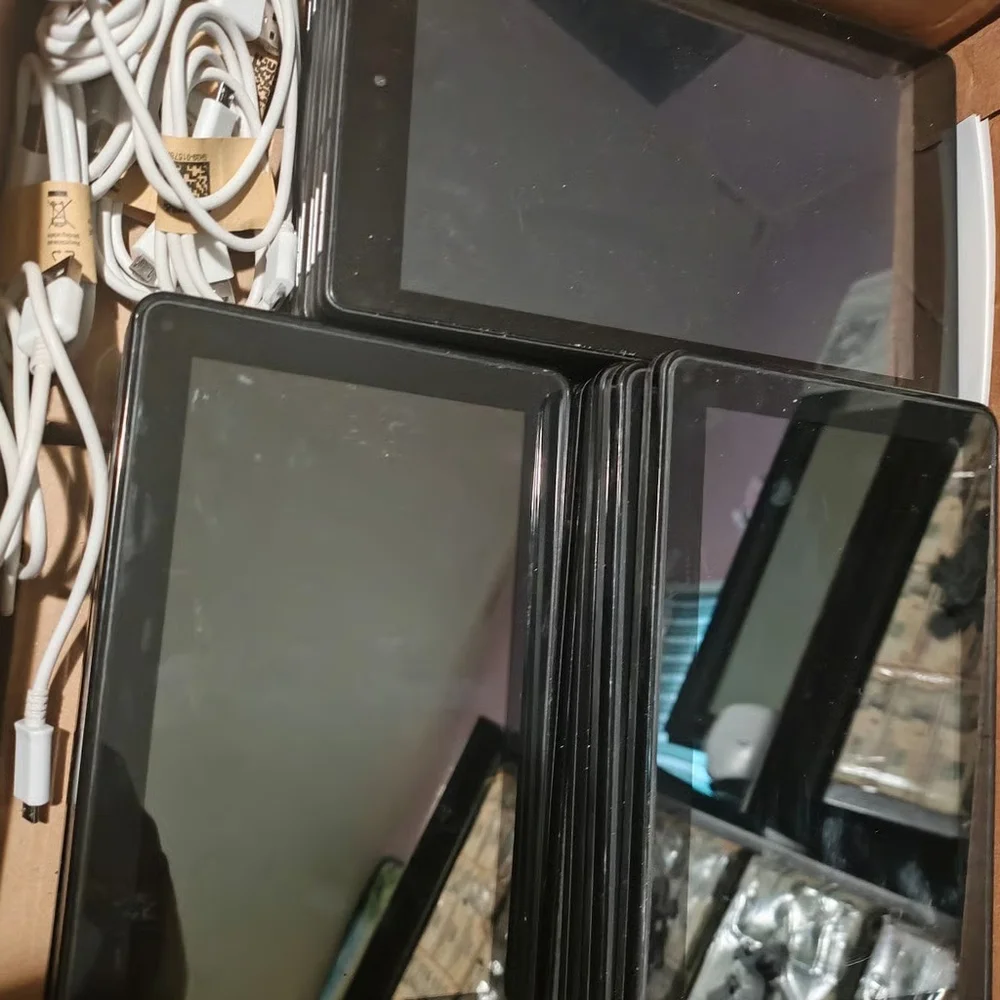 Kindle fire loaded with 10,000+Books. Over 20 Years Worth!!!